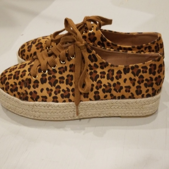 Cheetah sneaker - Picture 3 of 4